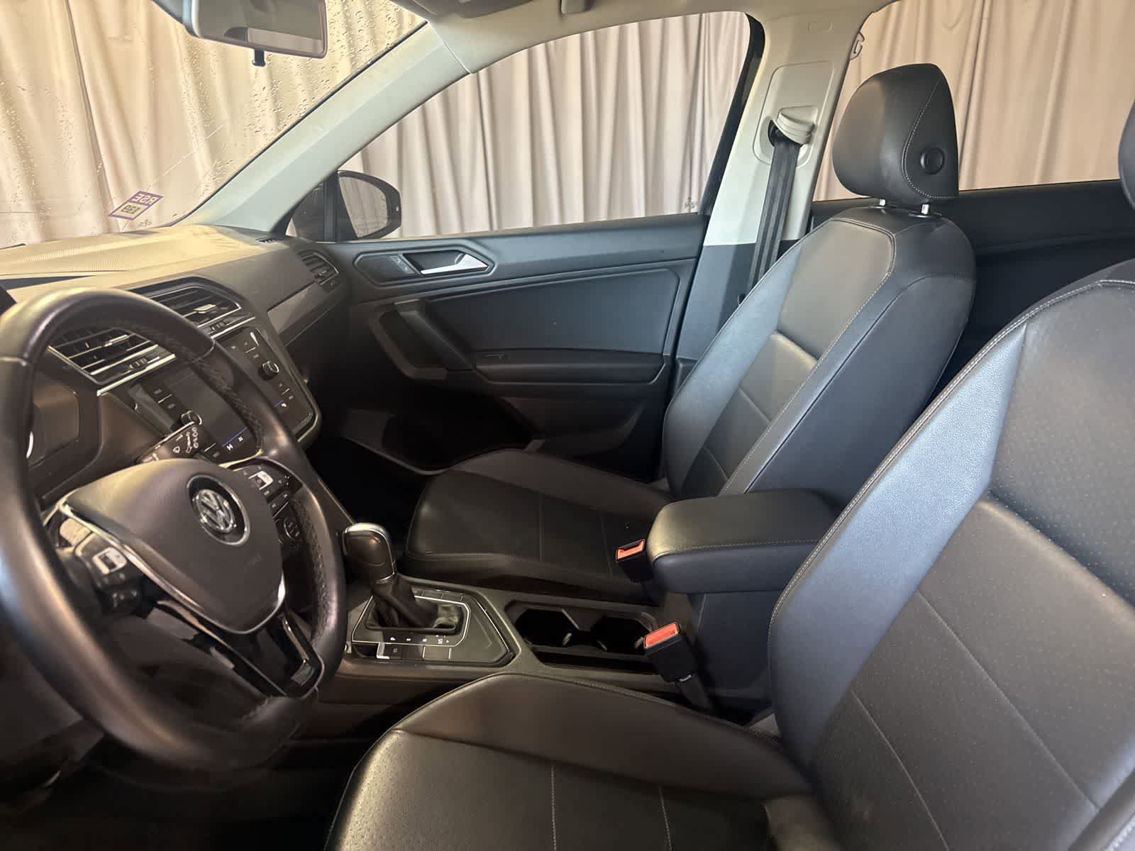 Used 2019 Volkswagen Tiguan SE FWD image 21