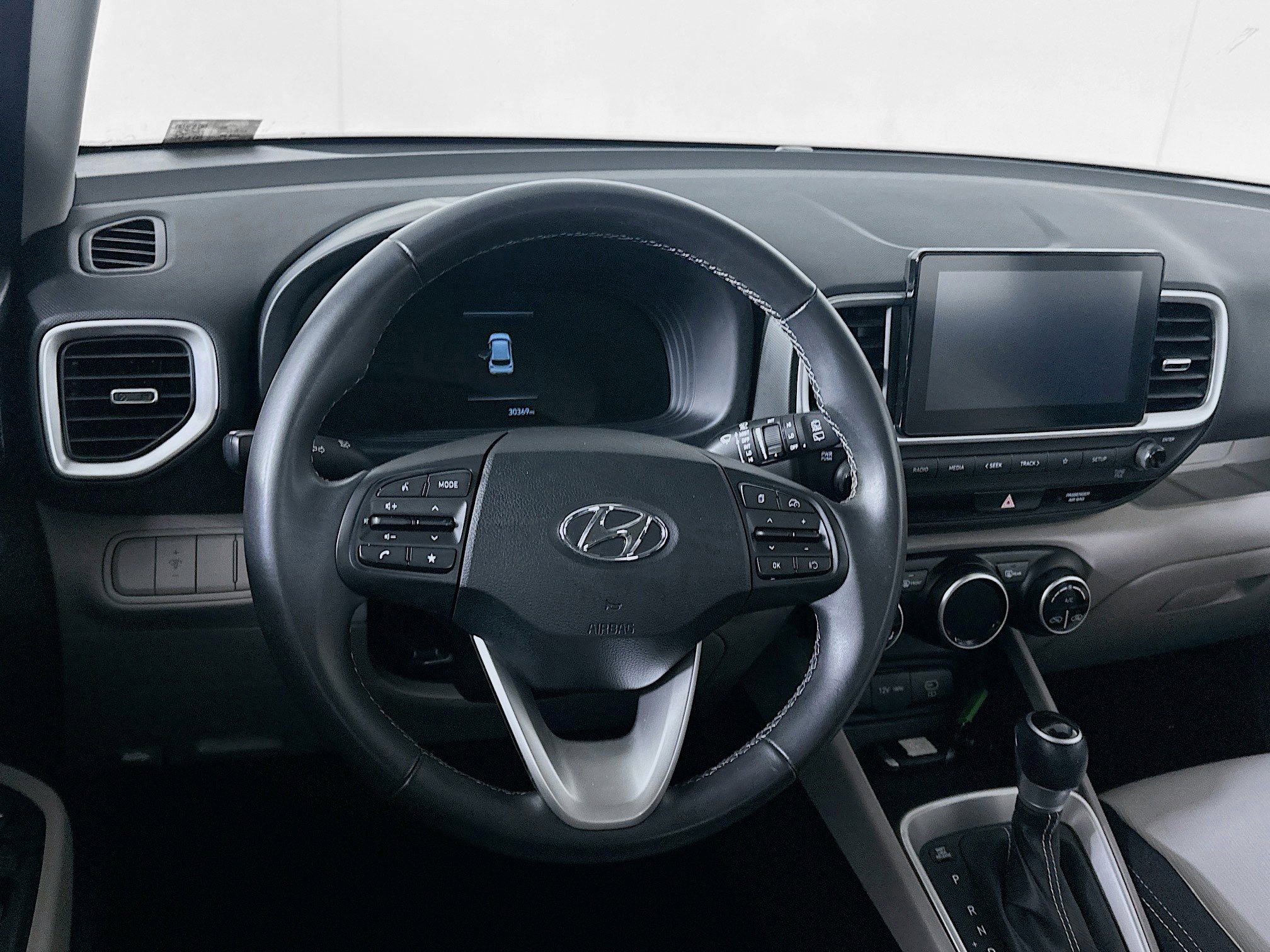 Used 2025 Hyundai Venue SEL FWD image 18