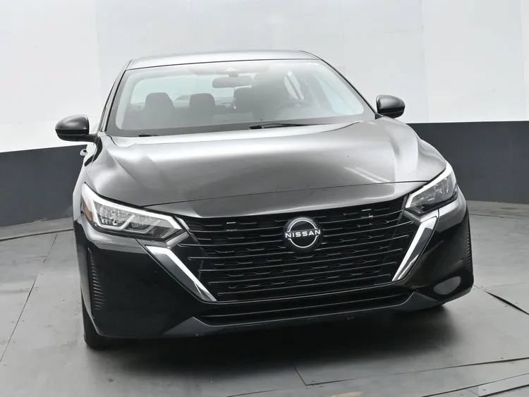 Used 2025 Nissan Sentra SV FWD image 3