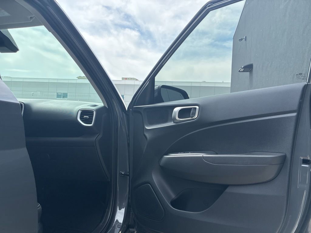 New 2026 Hyundai Venue SEL FWD image 9