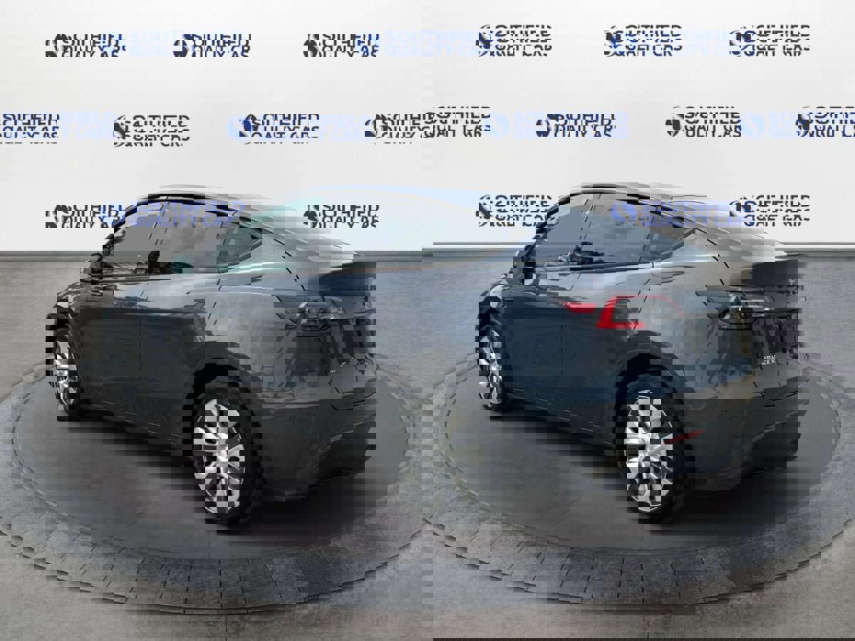 Used 2020 Tesla Model Y Long Range image 4