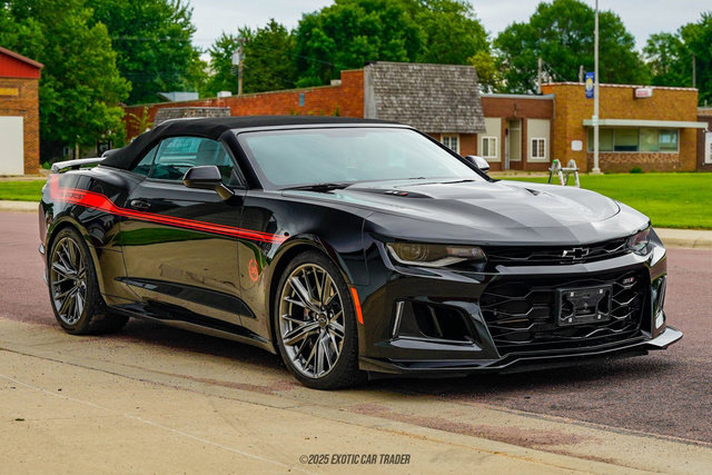 Used 2022 Chevrolet Camaro ZL1 RWD image 12