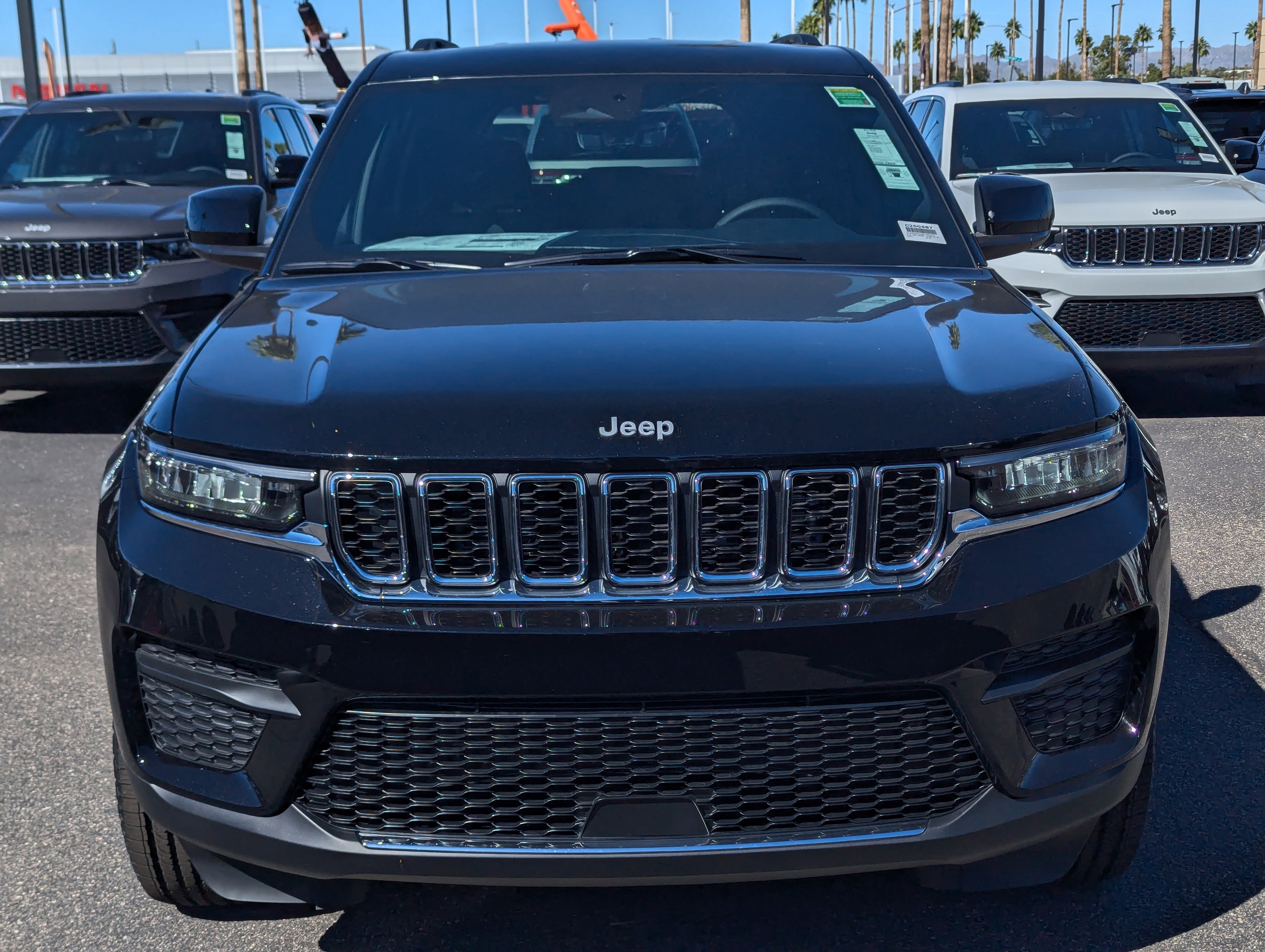 New 2025 Jeep Grand Cherokee Laredo w/ Luxury Tech Group I image 6