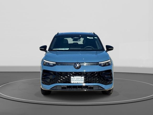 New 2026 Volkswagen Tiguan SE R-Line image 2