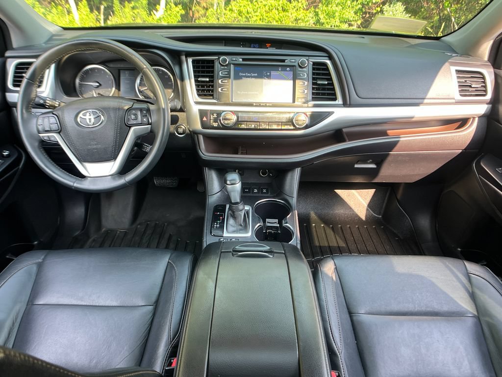 Used 2016 Toyota Highlander XLE AWD/4WD image 13
