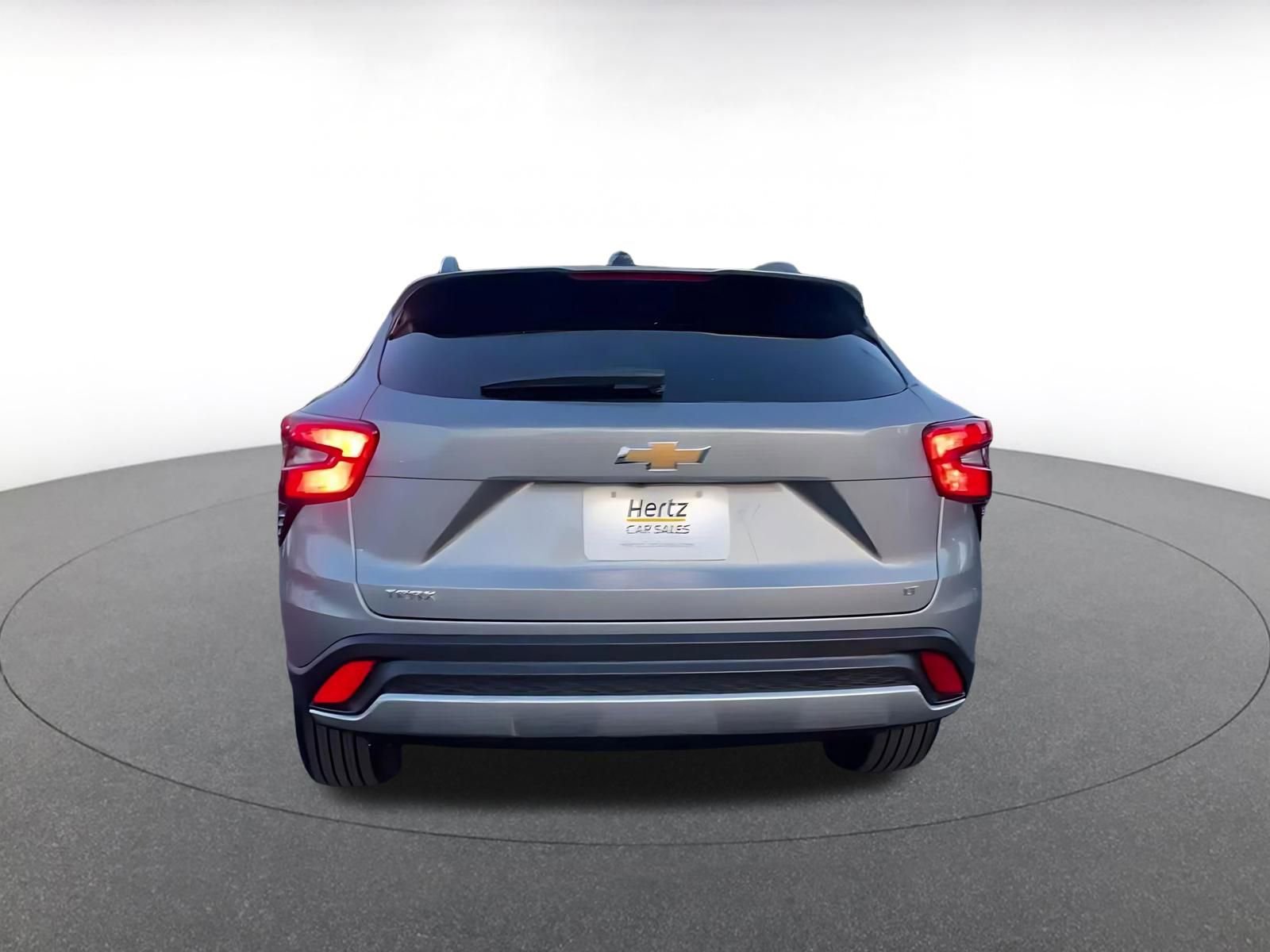 Used 2025 Chevrolet Trax LT w/ LT Convenience Package image 12