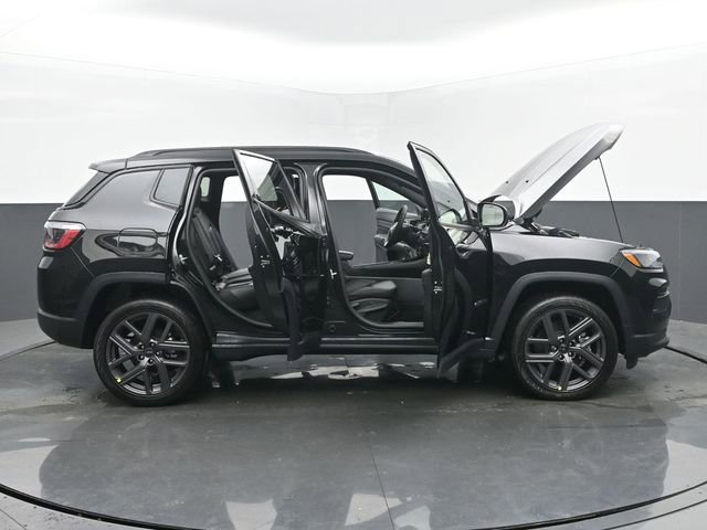 New 2026 Jeep Compass Latitude w/ Sun and Sound Group image 57