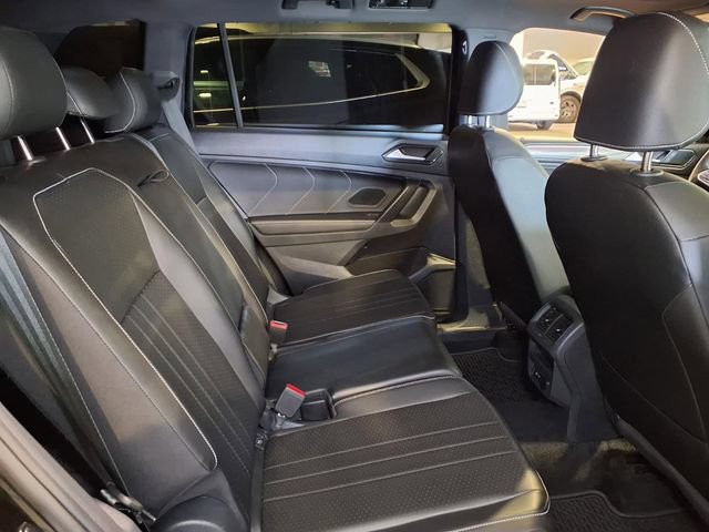 Used 2023 Volkswagen Tiguan SE R-Line FWD image 27