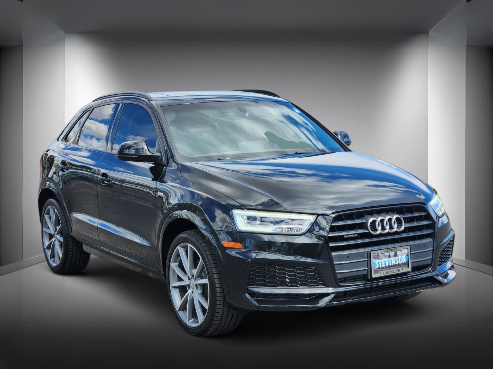 Used 2018 Audi Q3 2.0T Premium Plus w/ S Line Competition Package image 4