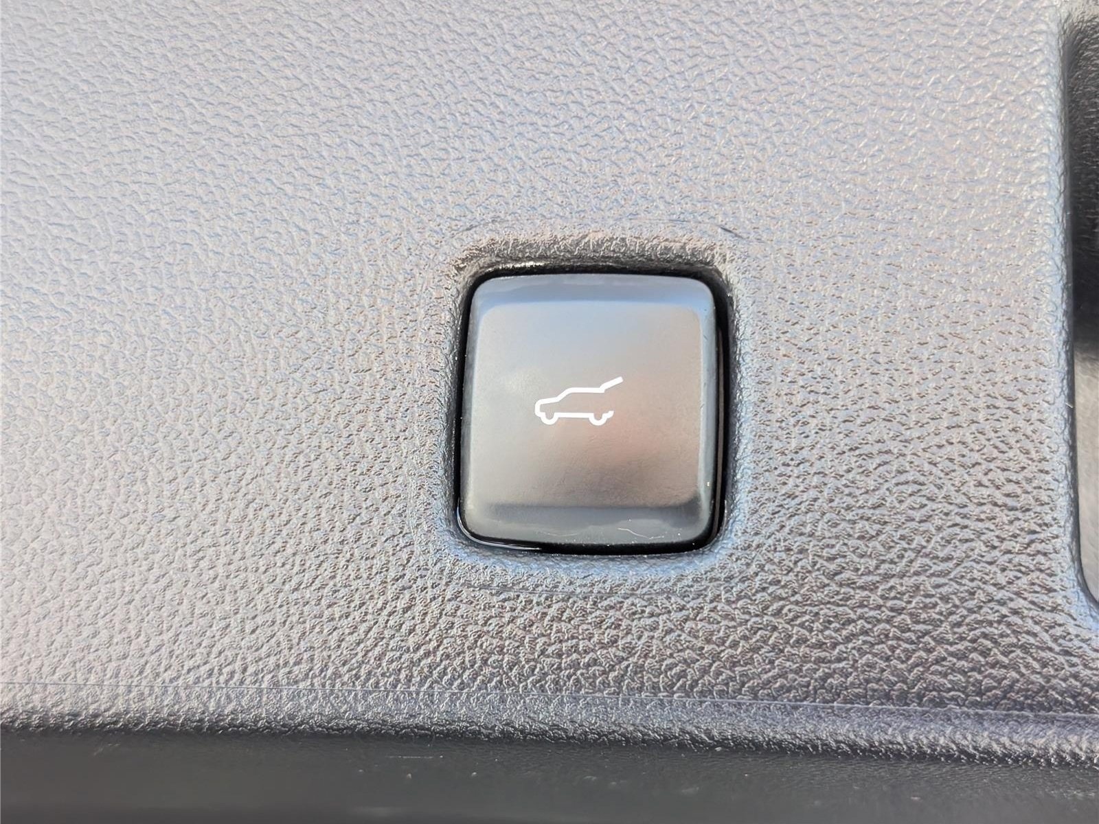 Used 2022 Ford Escape SEL w/ Technology Package AWD/4WD image 13