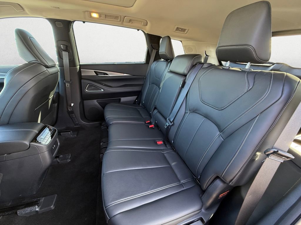 Certified 2025 INFINITI QX60 Luxe w/ Cargo Package image 11