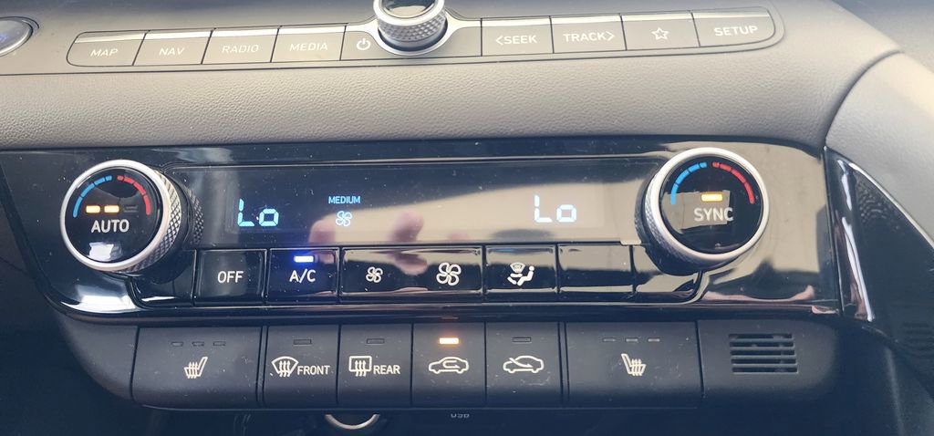 Used 2024 Hyundai Elantra SEL w/ Convenience Package FWD image 34