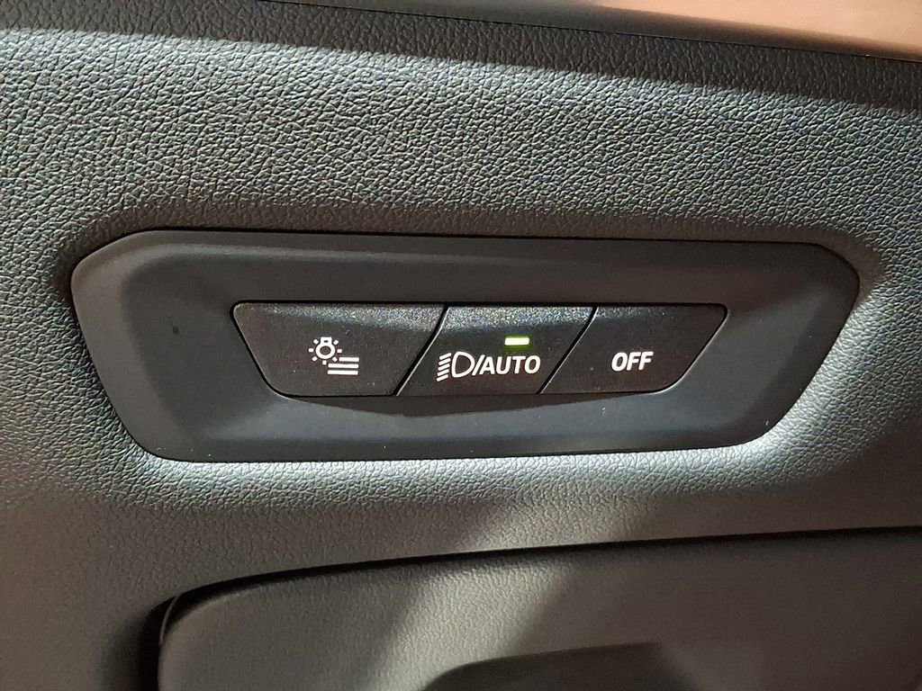 Certified 2025 BMW X5 xDrive40i w/ M Sport Package image 23