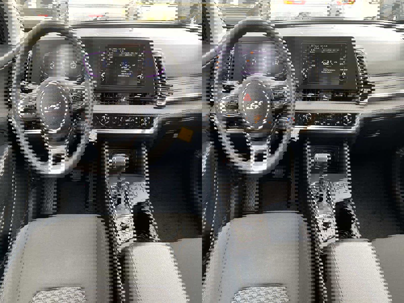 Used 2024 Kia Sportage LX image 9