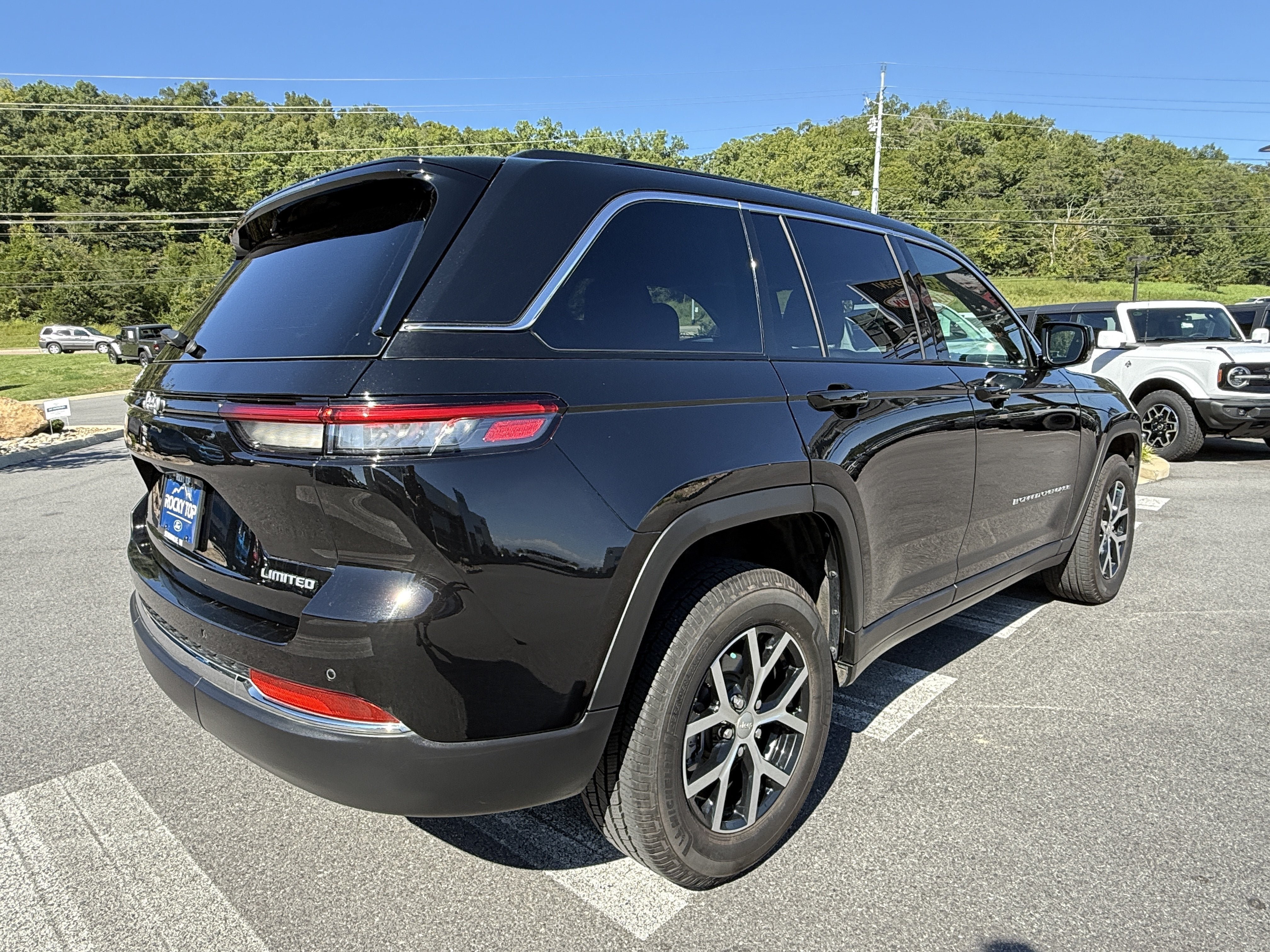 Used 2025 Jeep Grand Cherokee Limited RWD image 5