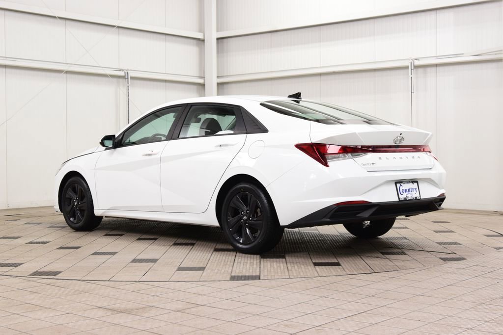 Used 2022 Hyundai Elantra SEL w/ Convenience Package FWD image 6