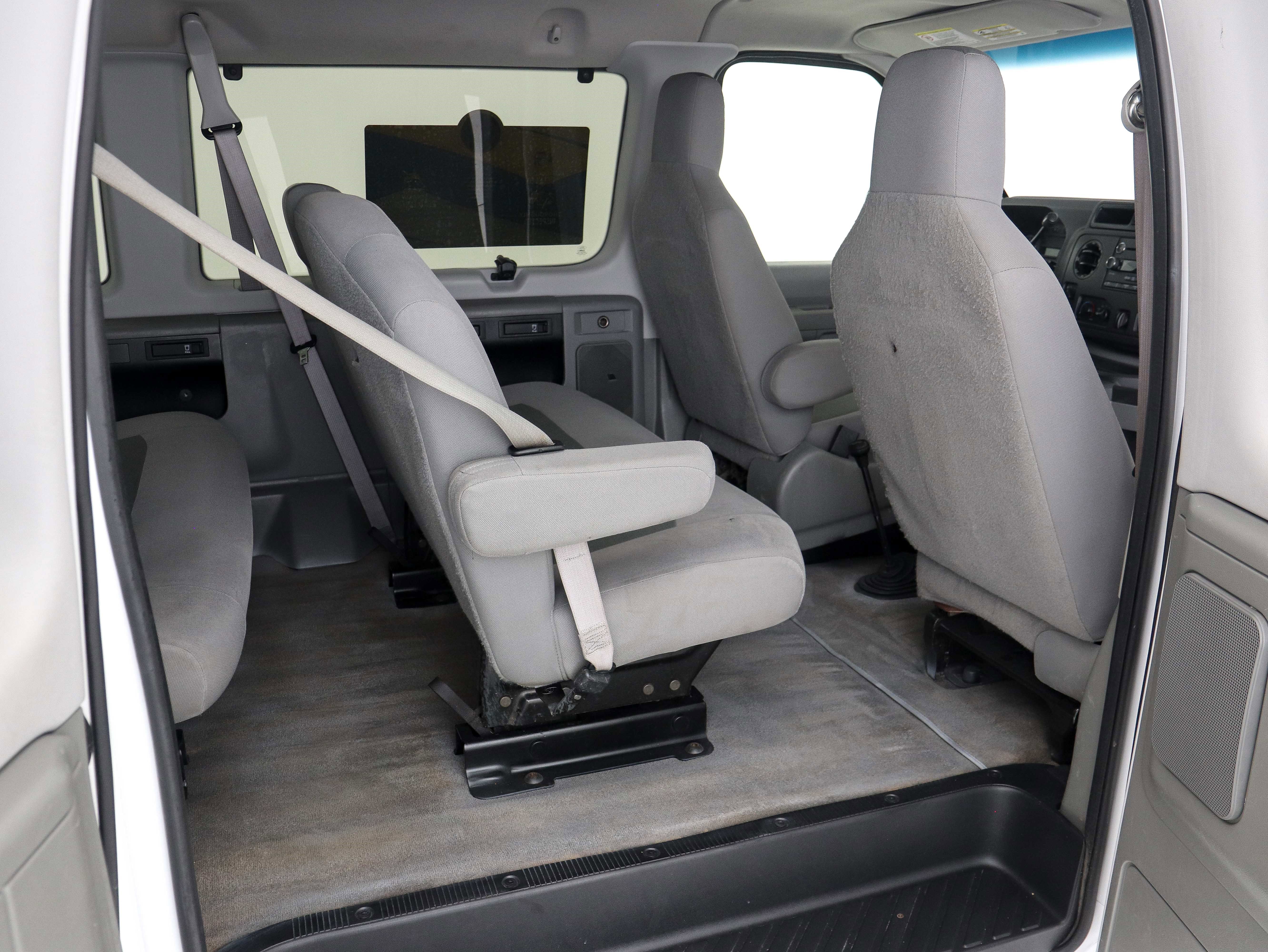 Used 2013 Ford E-350 and Econoline 350 XLT image 15