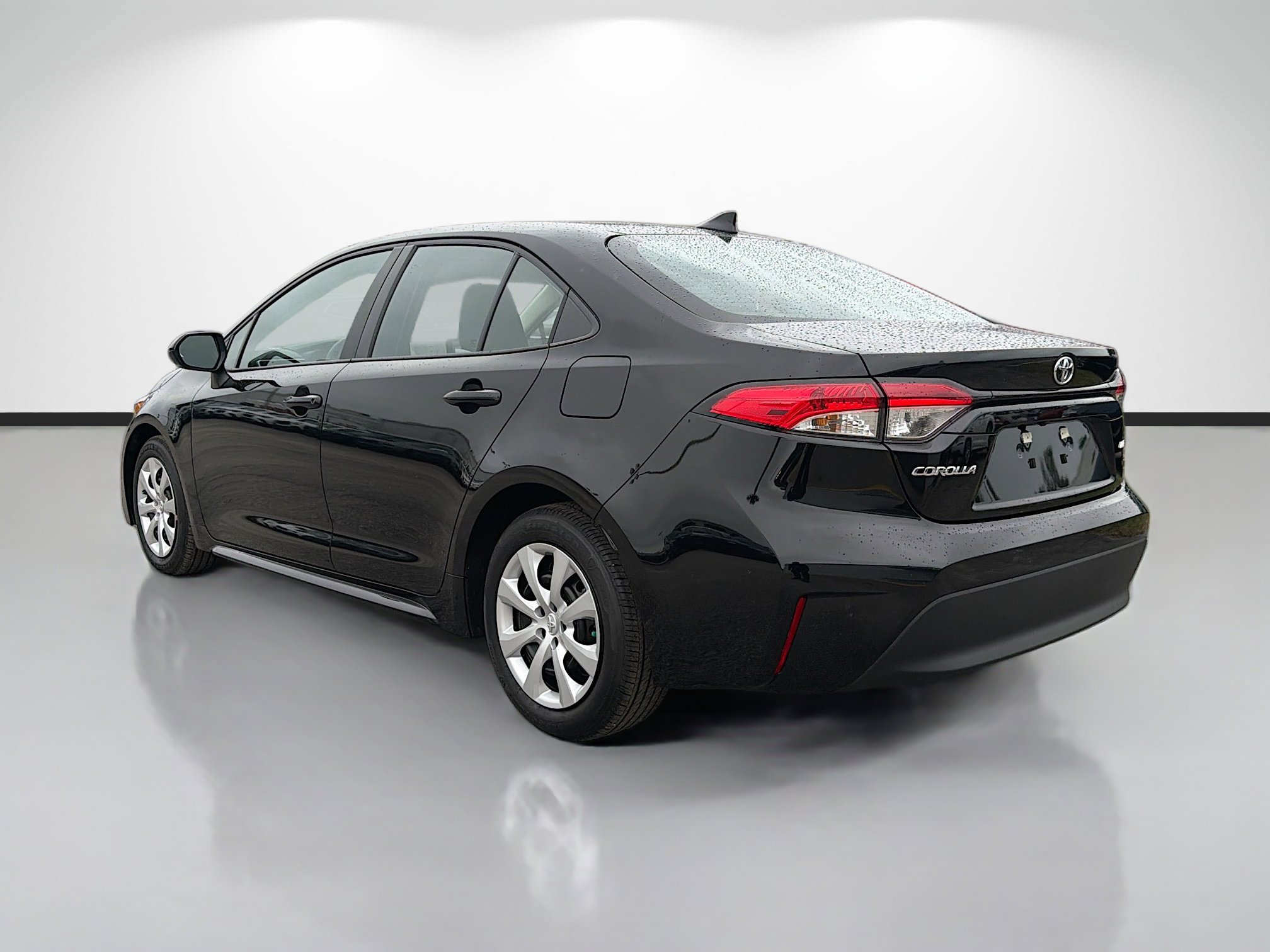 Used 2025 Toyota Corolla LE image 5