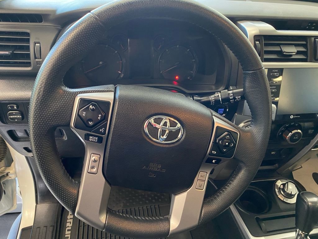 Used 2020 Toyota 4Runner SR5 Premium image 9