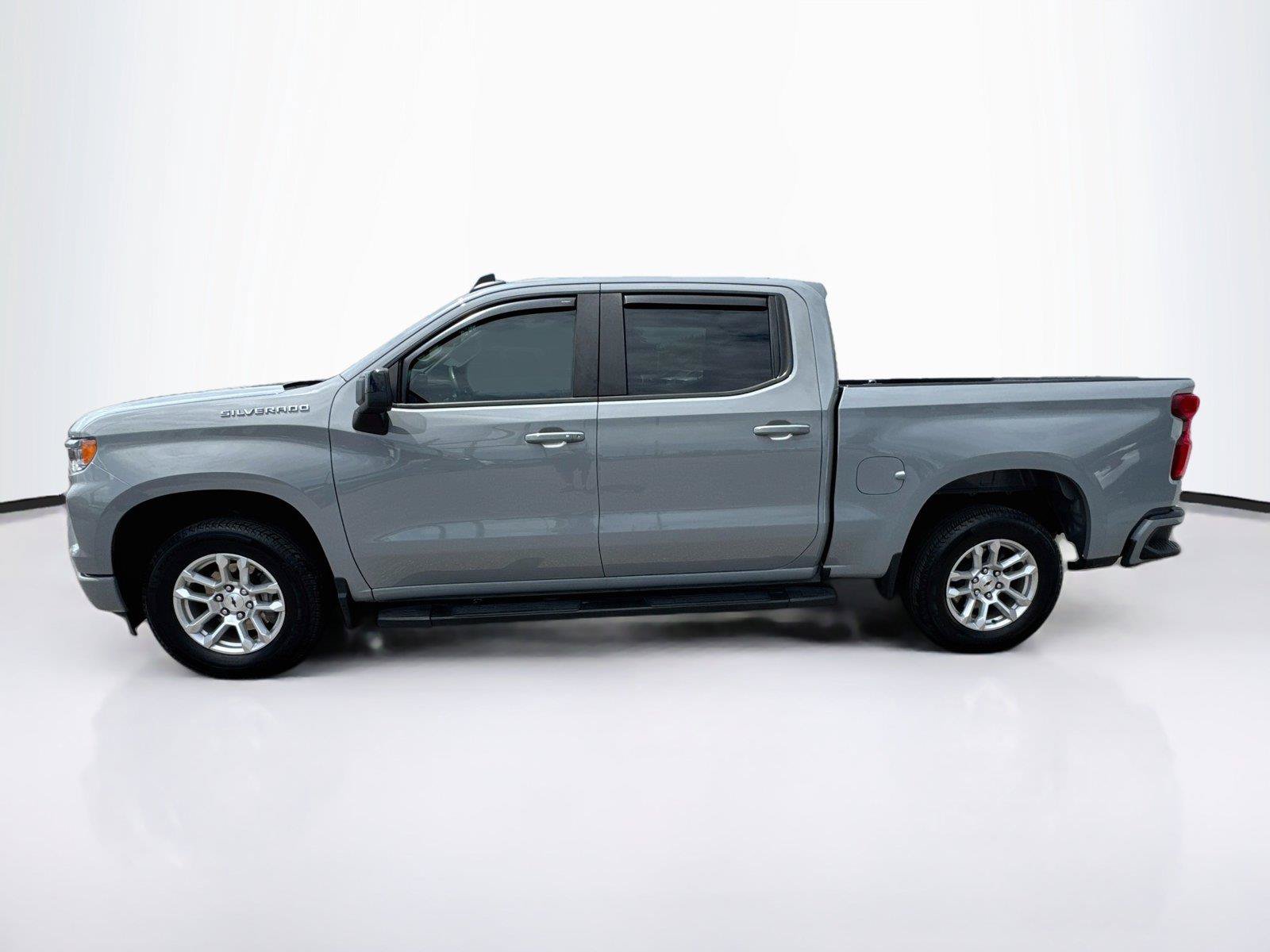 Used 2024 Chevrolet Silverado 1500 RST RWD image 2