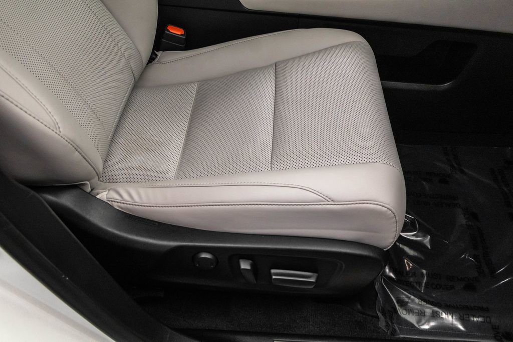 Used 2021 Lexus RX 350L 350L w/ Premium Package image 36