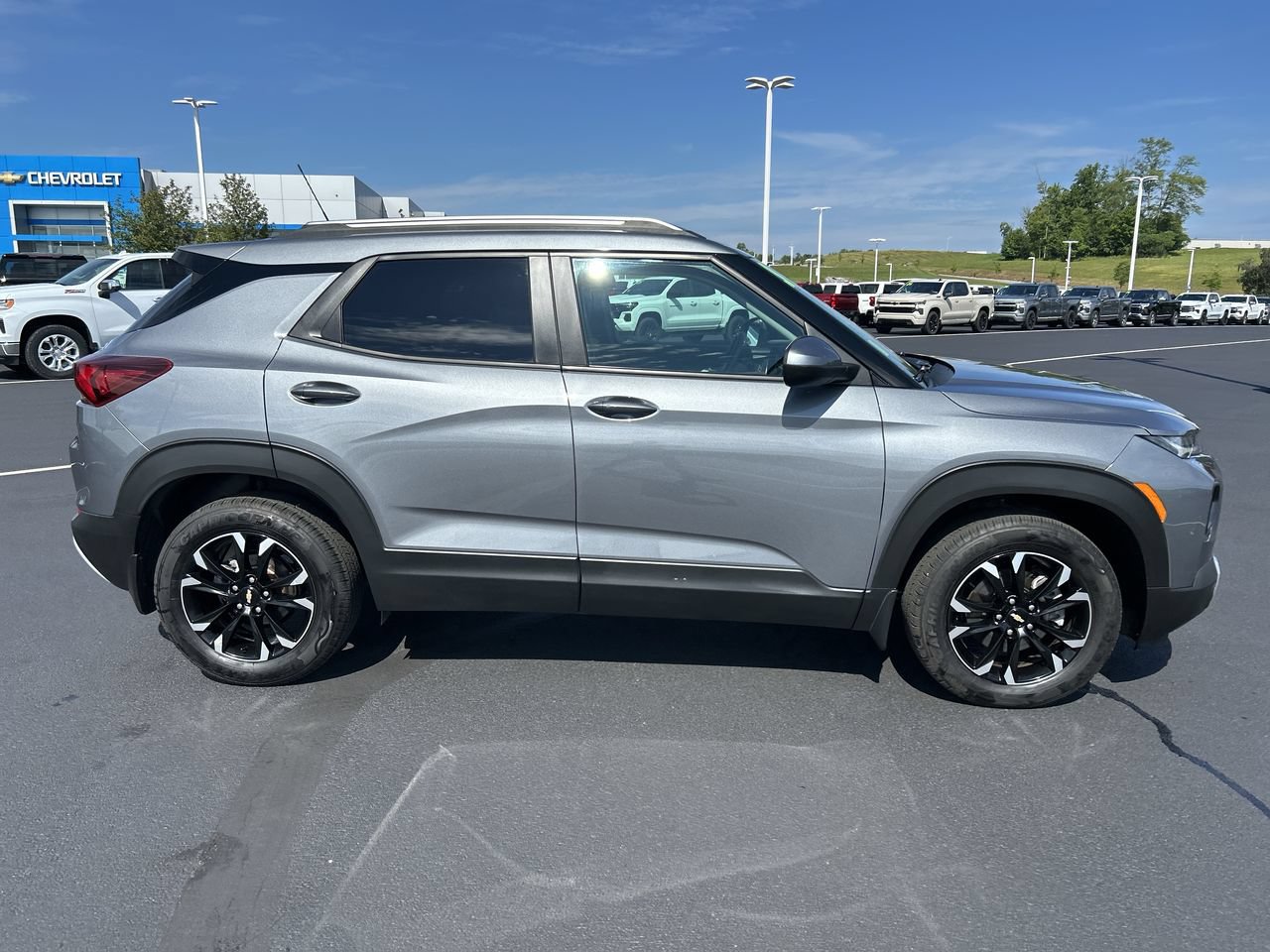 Used 2021 Chevrolet TrailBlazer LT w/ Convenience Package AWD/4WD image 8
