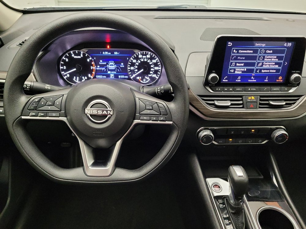 Used 2024 Nissan Altima 2.5 SV image 22