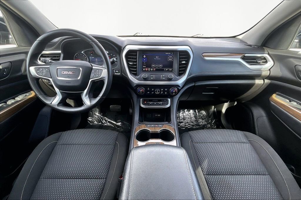 Used 2023 GMC Acadia SLE image 16