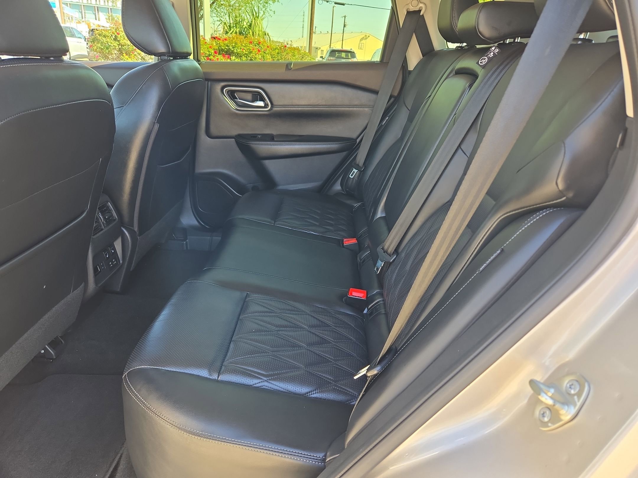 Used 2023 Nissan Rogue Platinum w/ Platinum Premium Package image 14