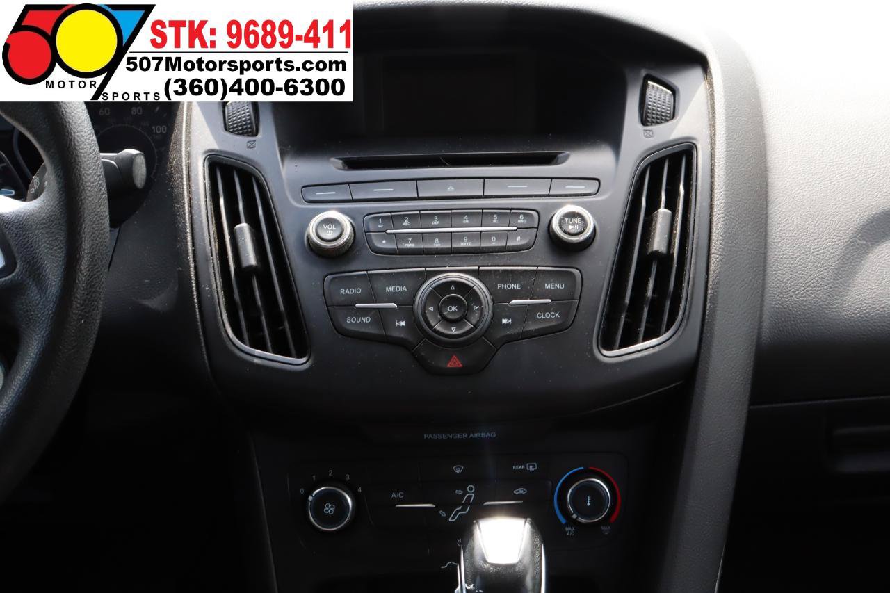 Used 2016 Ford Focus SE FWD image 21