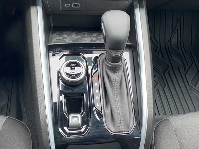 Used 2025 Chevrolet Colorado Trail Boss w/ Midnight Edition image 20