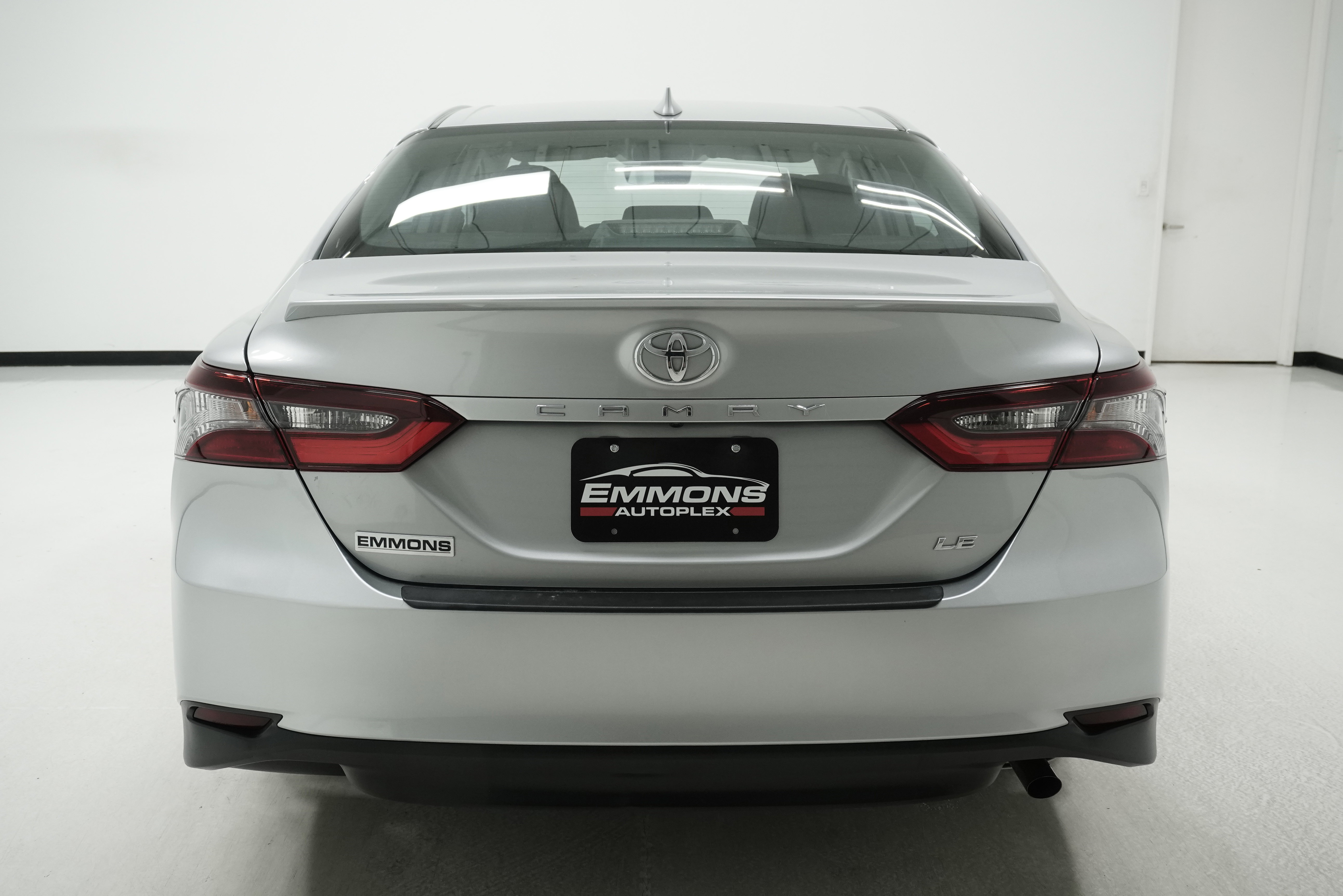 Used 2023 Toyota Camry LE FWD image 5