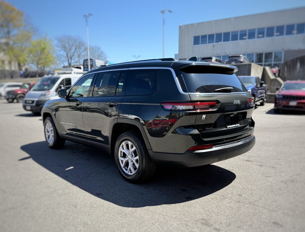 Used 2022 Jeep Grand Cherokee L Limited AWD/4WD image 12