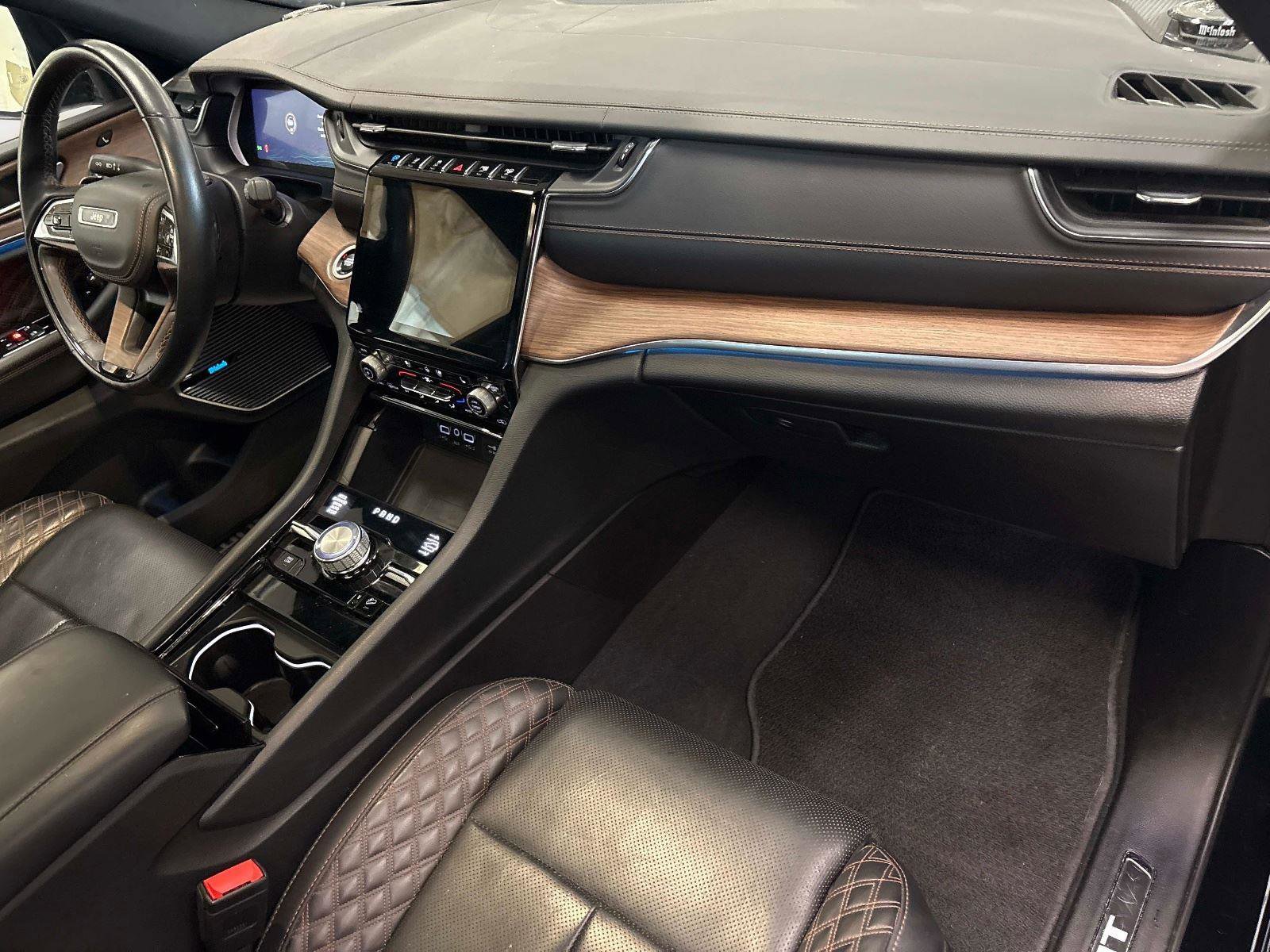 Used 2023 Jeep Grand Cherokee Summit w/ Advanced Protech Group IV image 25