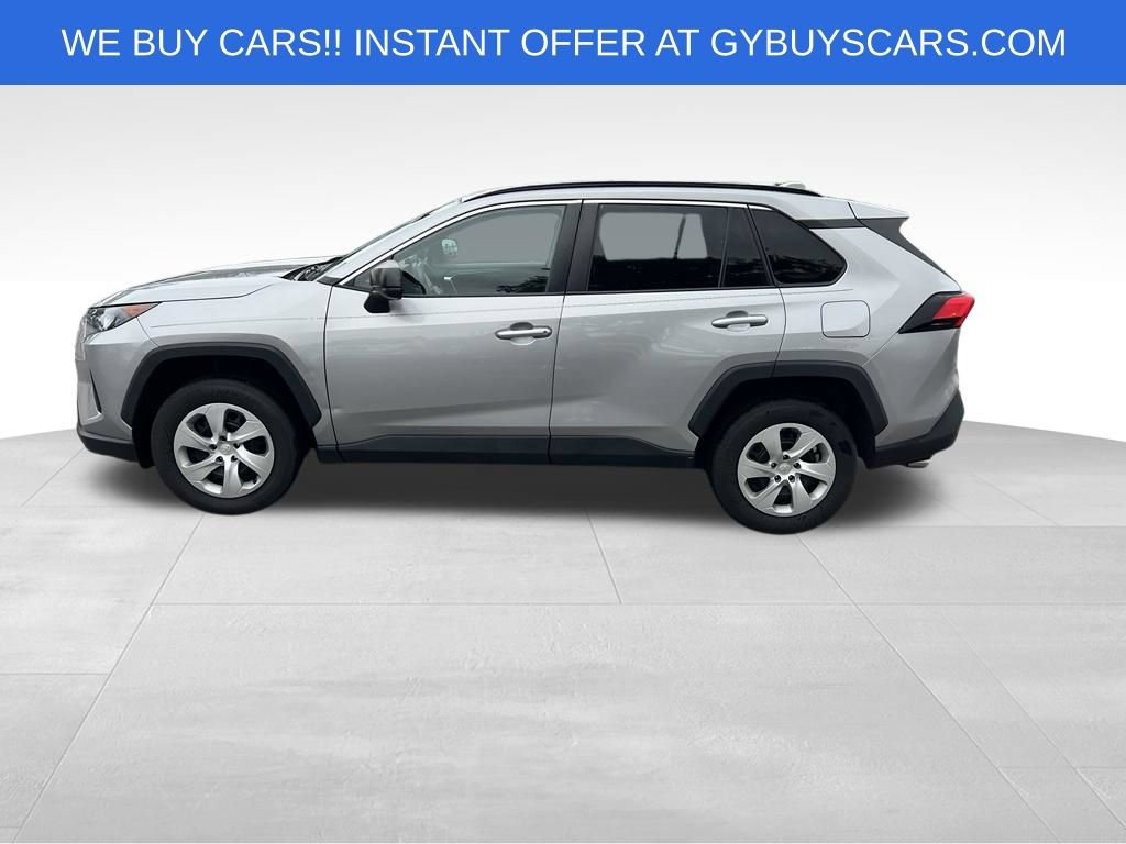 Used 2020 Toyota RAV4 LE FWD image 3