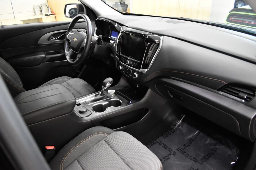 Used 2021 Chevrolet Traverse LT FWD image 21