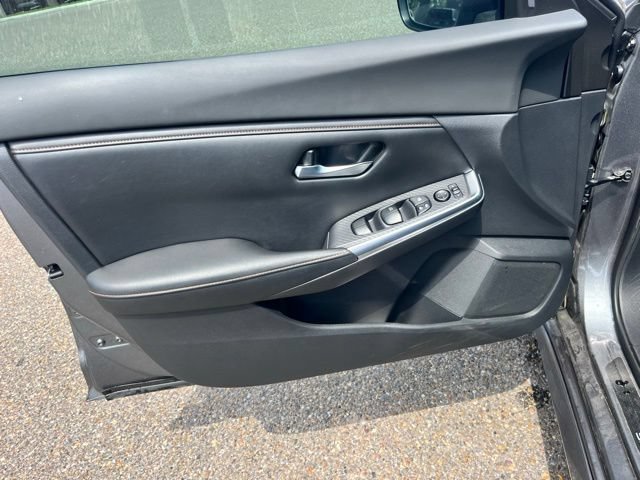 Used 2021 Nissan Sentra SR w/ Lighting Package FWD image 9