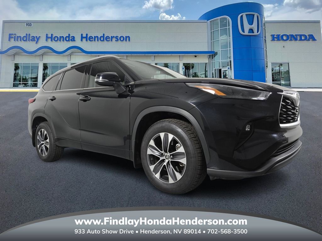 Used 2022 Toyota Highlander XLE