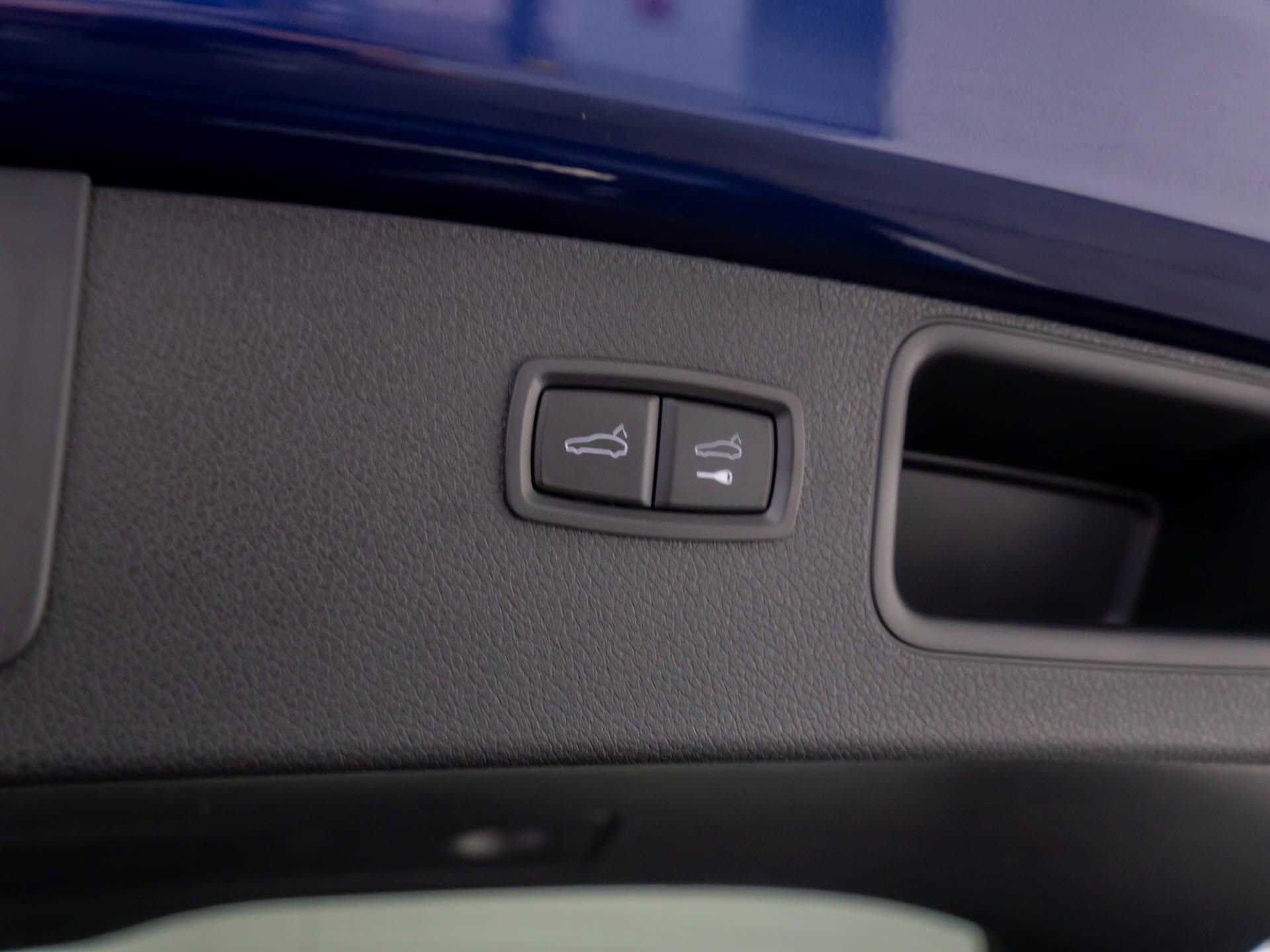 Certified 2025 Porsche Macan GTS image 33