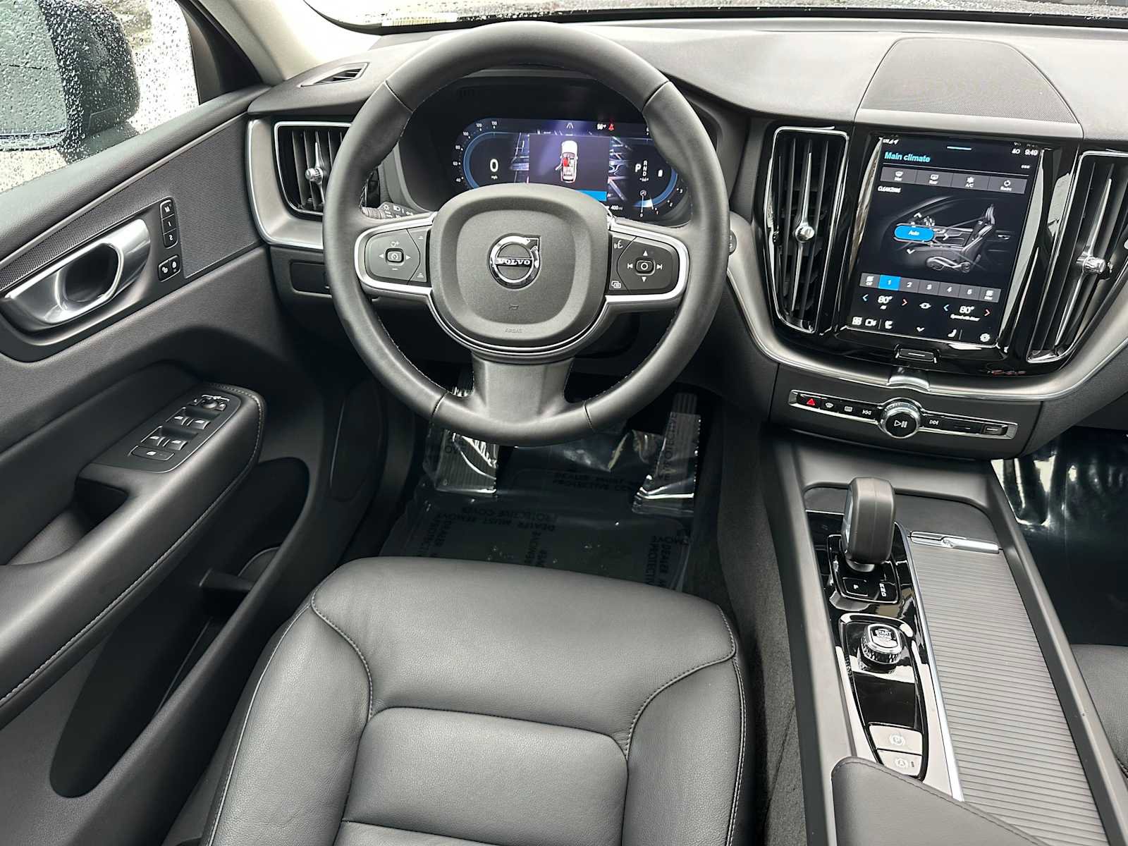 Used 2025 Volvo XC60 B5 Core w/ Protection Package Premier image 17