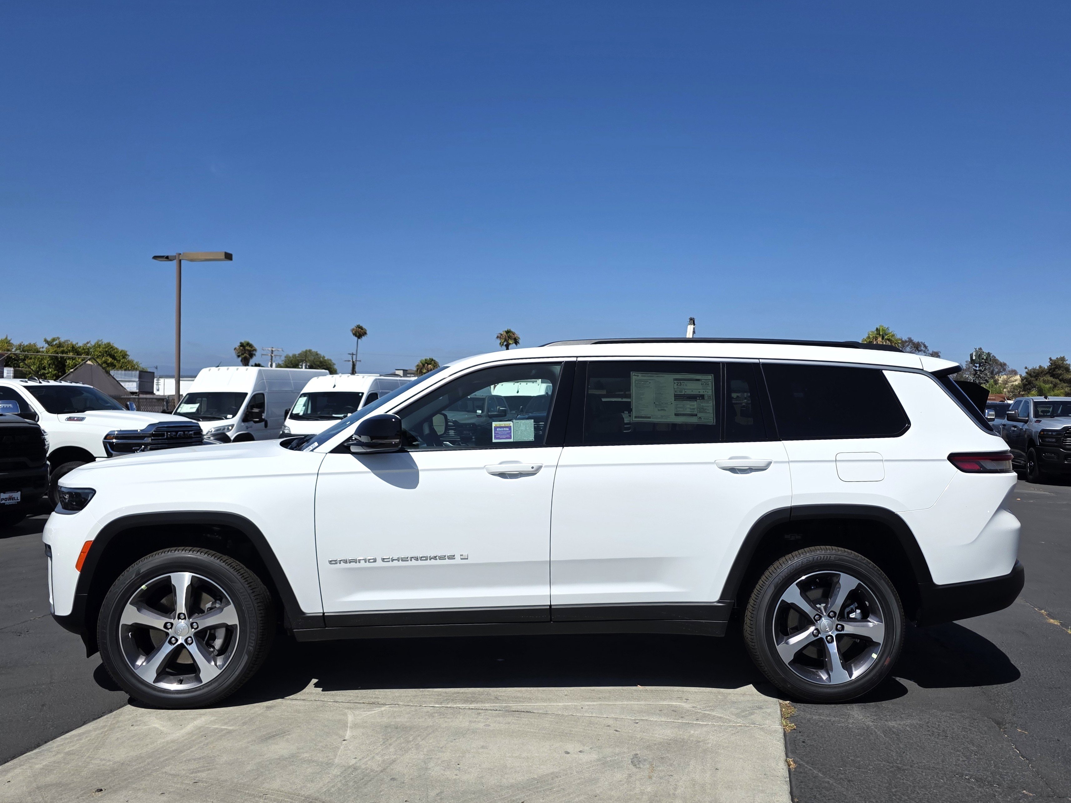 New 2026 Jeep Grand Cherokee L Limited RWD image 2
