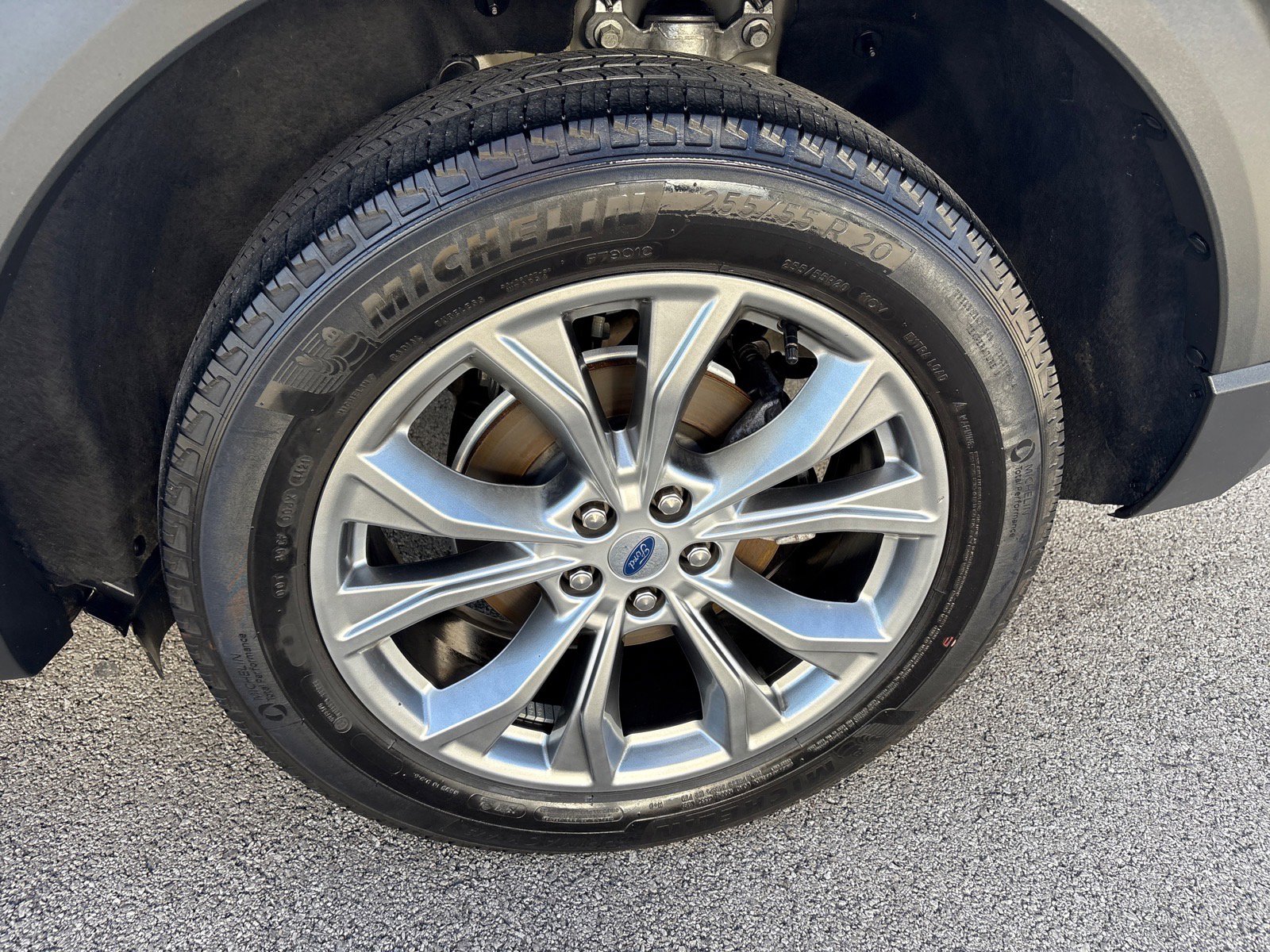 Used 2022 Ford Explorer XLT w/ Equipment Group 202A image 7