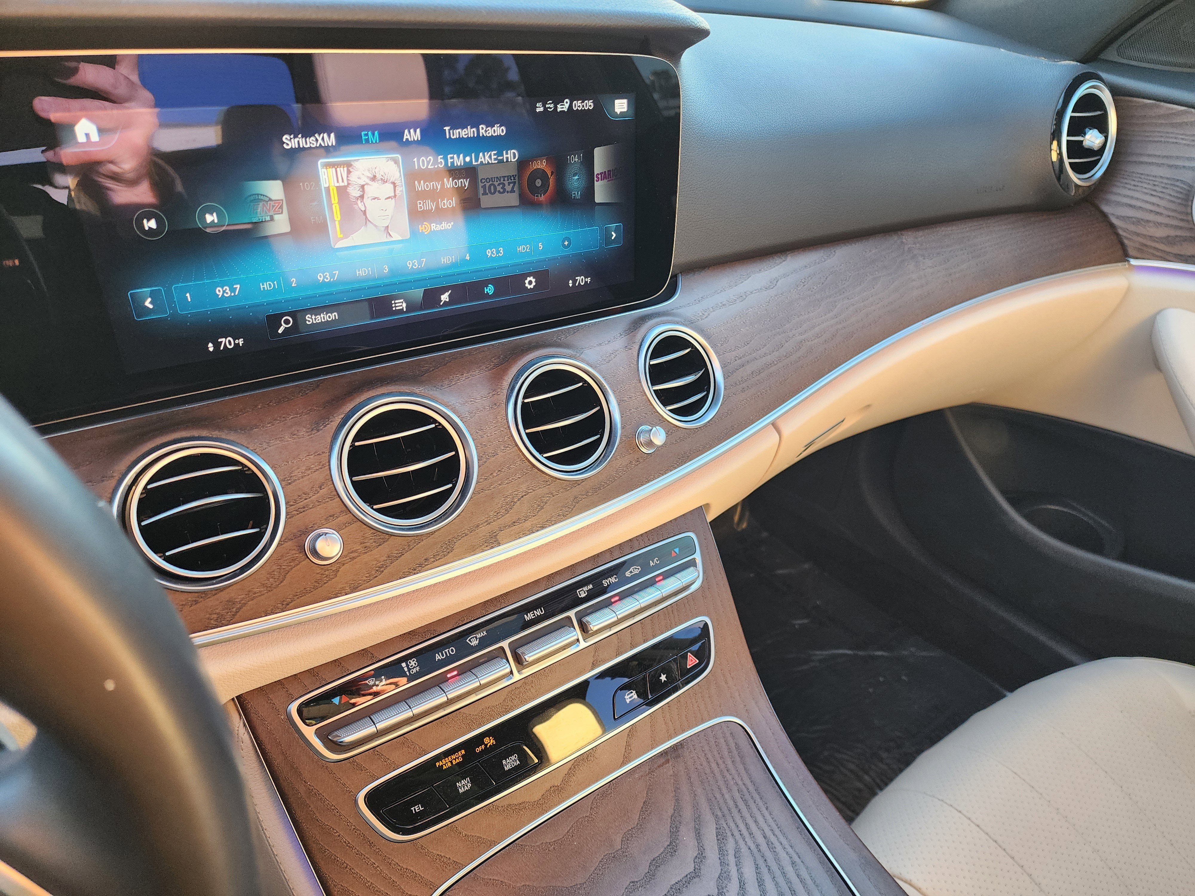 Used 2023 Mercedes-Benz E 350 Sedan image 14