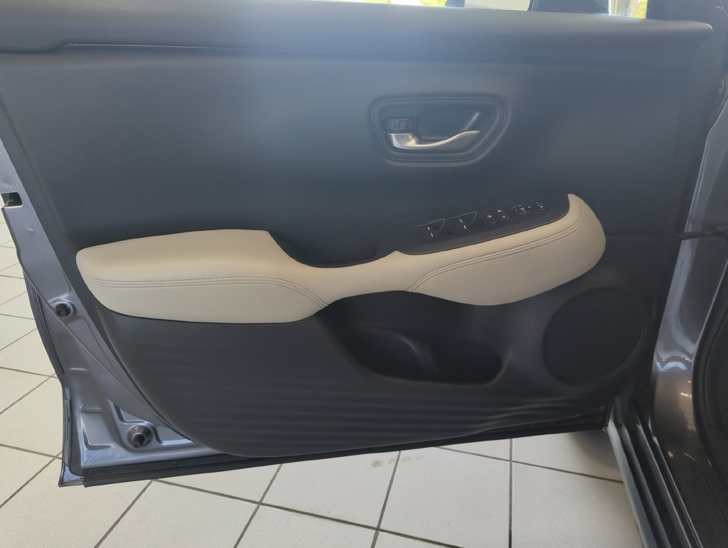 Used 2024 Honda HR-V LX image 11