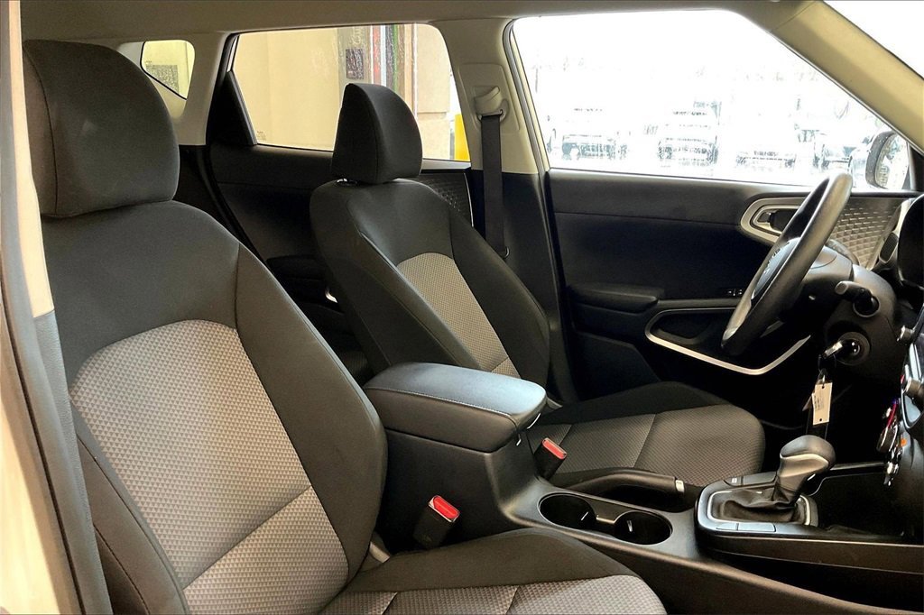 Used 2024 Kia Soul LX w/ Option Group 015 image 29