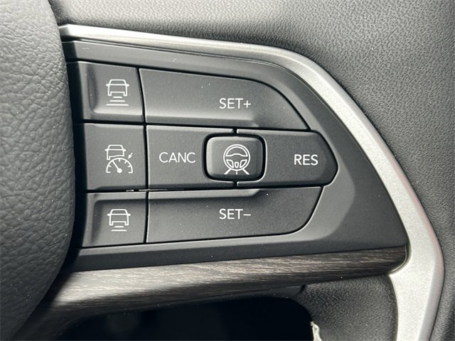 New 2026 Jeep Grand Cherokee Altitude image 18