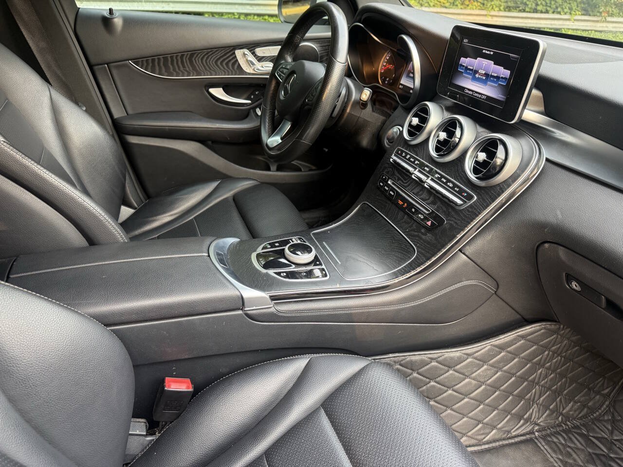 Used 2017 Mercedes-Benz GLC 300 4MATIC w/ Premium 1 Package image 11