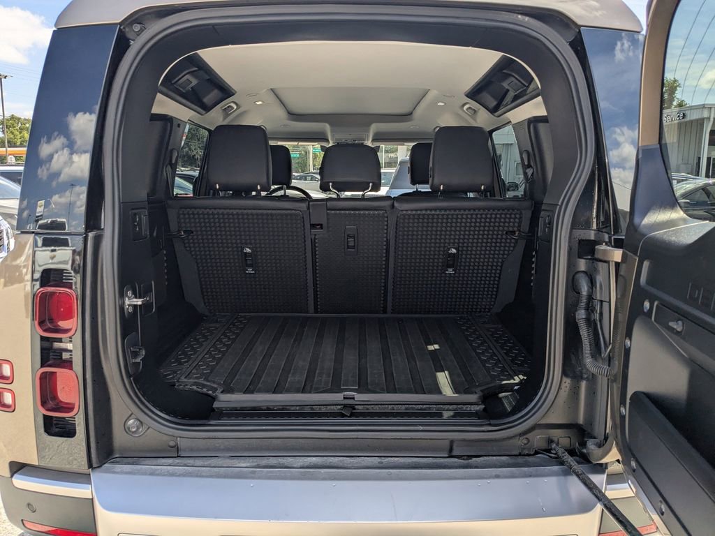 Used 2021 Land Rover Defender 110 S image 12