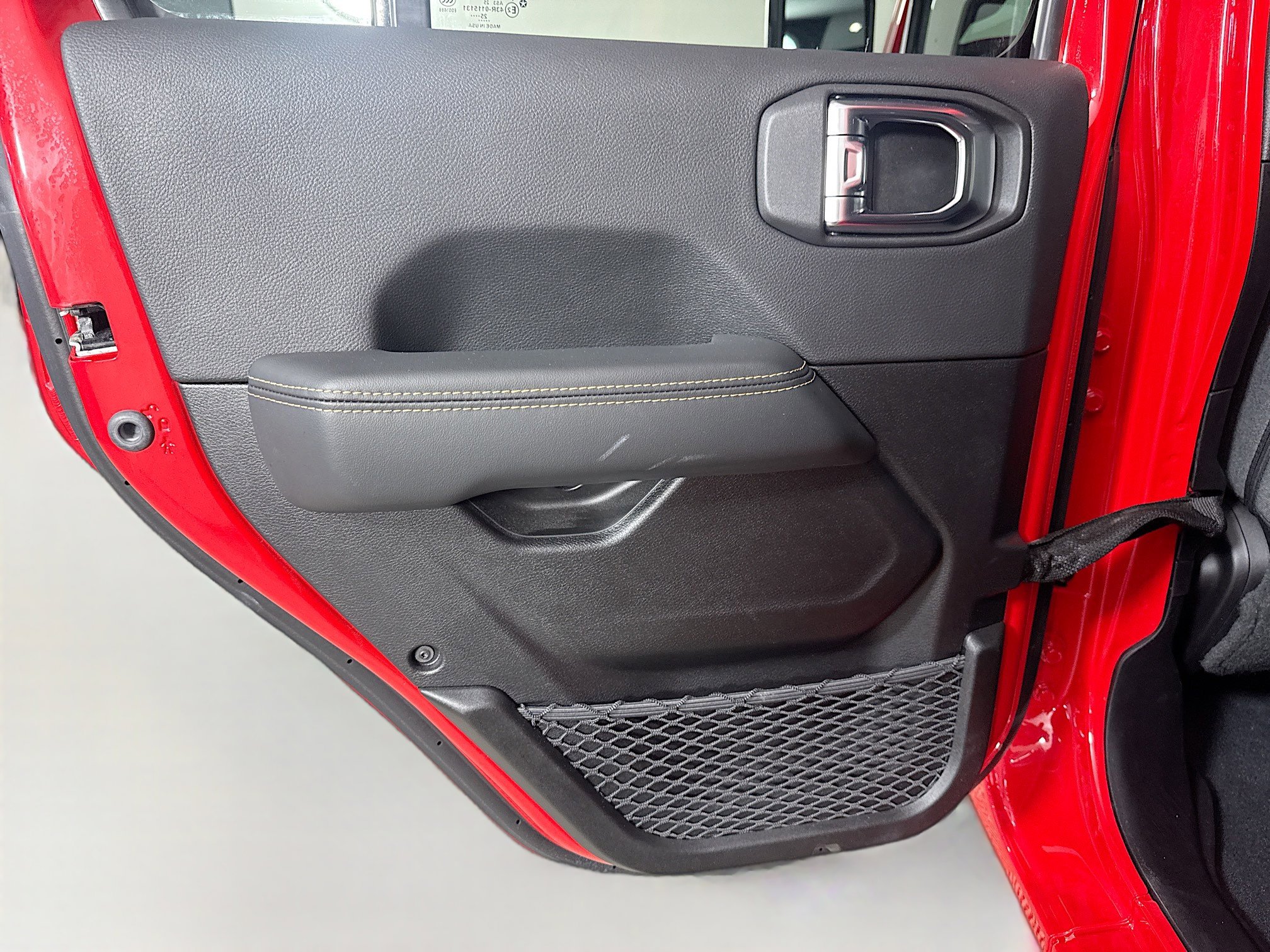 Used 2025 Jeep Wrangler Sahara image 26