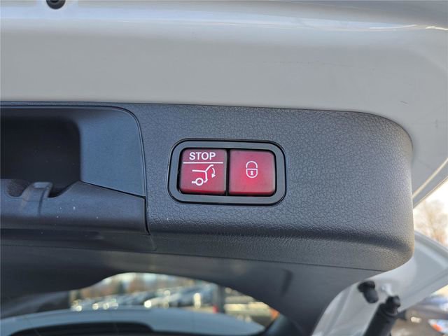 Used 2025 Mercedes-Benz GLB 250 4MATIC image 7